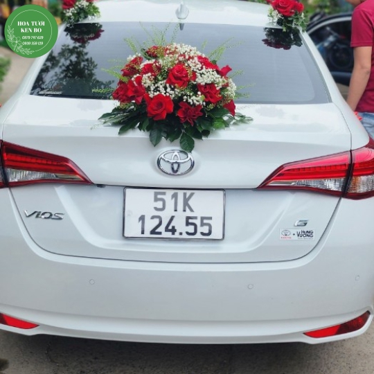 Trang trí xe cưới mẫu 12